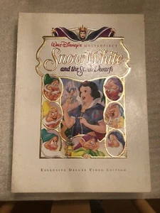 Snow White and the Seven Dwarfs Disney's Exclusive Deluxe Video VHS, Book & More - Picture 1 of 12