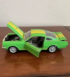 Ford Mustang 350GT Diecast 1/18 Green Universal Hobbies EUC - Picture 1 of 10
