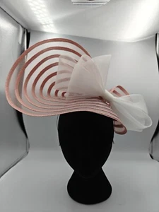 chapeau de mariage bandeau burlesque rose foncé blanc noeud paille fascator moulin - Photo 1 sur 3