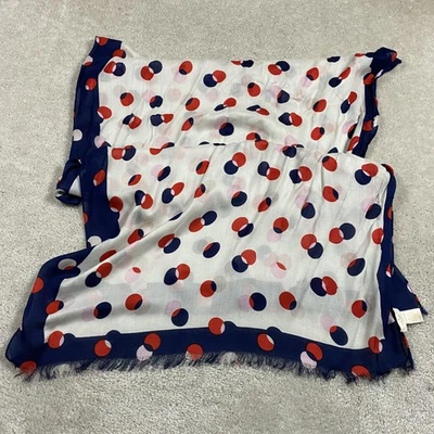Pañuelo Kate Spade para mujer azul marino punto rojo modal cachemir flecos envoltura pashmina Foto 1 de 4