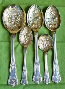 CUCHARAS SHEFFIELD PLATEADAS (5) con TAZONES REPOUSSE LAVADO DORADO en PATRÓN REYES - Imagen 1 de 6