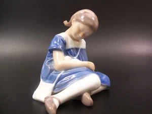 B&G Bing & Grondahl Kopenhagen Dänemark Mädchen mit Puppe #1526 Figur - Bild 1 von 8
