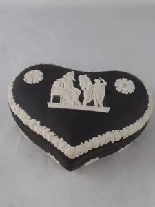 Wedgwood Heart Trinket Box Black Jasperware Hygeia Large Vintage British - Picture 1 of 9