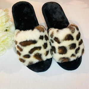 Amanda Blu Leopard Print Slippers (size 8/9) - Picture 1 of 3