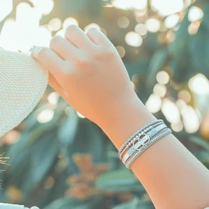 Bracelet fait main enveloppant perles manchette bracelet doré femme multicouche cuir boho. - Photo 1/6