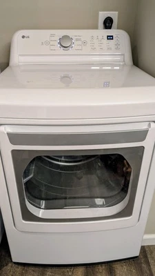 Secadora inteligente eléctrica LG 7,3 ft³ Modelo DLE7150W ft. (1 año usado) Foto 1 de 4