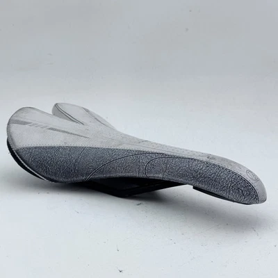 Sillín de bicicleta Bontrager de colección MTB recortado carretera de carreras blanco gris A70 Foto 1 de 4