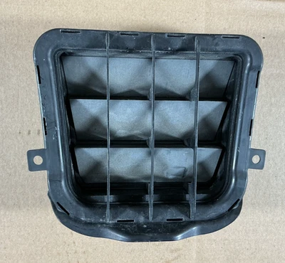 2012-2018 Audi A7 Quattro Rear Right Quarter Panel Air Pressure Vent Grille OEM - Image 1 of 4