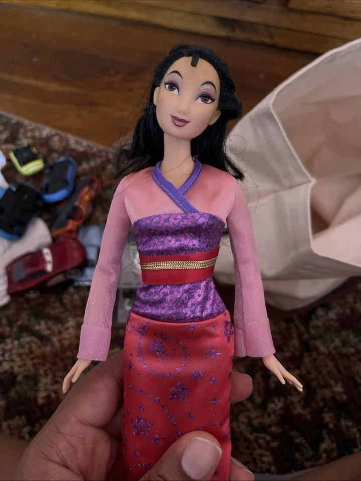 Muñeca Princesa Mulan Disney Foto 1 de 3