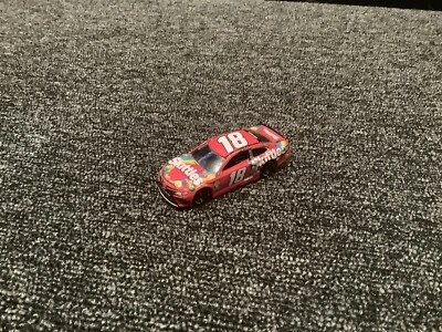 Kyle Busch #18 Skittles Toyota Camry 2018 1:64 NASCAR fundido a presión Foto 1 de 4