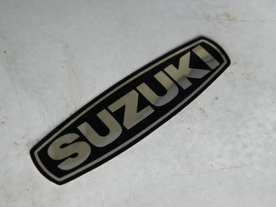 Suzuki A100 AS100 GT 500 Titan 380 185 Sticker Emblem Contact Breaker Cap Cover - Изображение 1 из 4