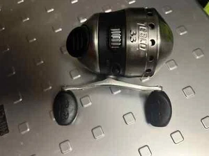 ZEBCO 33 Fishing Reel, Silver Metal Reel 10lb line - Picture 1 of 4