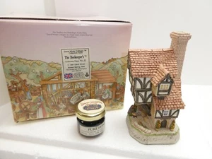 David Winter Cottages Beekeeper's Cottage Collectors Piece 11 1991 Spring Honey - Picture 1 of 10