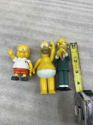 Lote de figuras de personajes de Los Simpson 2001 Foto 1 de 3