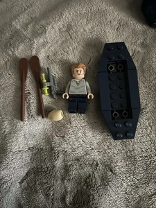 LEGO Jurassic World Owen with Kayak and Raptor Egg Foil Pack - Picture 1 of 2