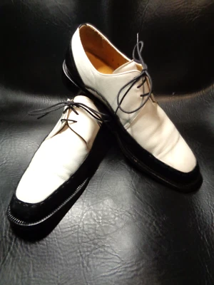 Bonitos - Mezlan - Zapatos Oxford Dos Tonos Blanco y Negro - 8M - Recién Rotos Foto 1 de 4