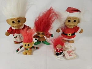 Holiday Troll Puppe Set; Mr & Mrs Clause, 3" Elfe, Elfe Bleistift Topper & Weihnachtsmann Hals - Bild 1 von 24
