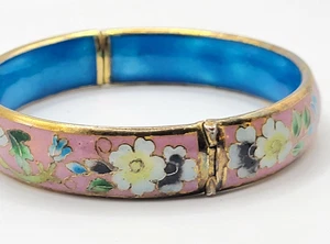 Brazalete Brazalete Vintage Rosa Azul Flor Cloisonne Bisagras 7.5 pulgadas - Imagen 1 de 6