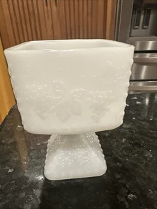 1950s White Milk Glass Harvest Grape & Leaf Square Pedestal Bowl Vase Planter - Picture 1 of 7