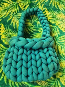 LIMITIERTER LAGERBESTAND - hausgemachtes handstrickenes Häkeln - Grobstrickgarn - türkisfarbene Tasche - Bild 1 von 3