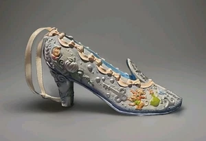 Disney - The Princess Shoe Collection CINDERELLA Ornament - Picture 1 of 8
