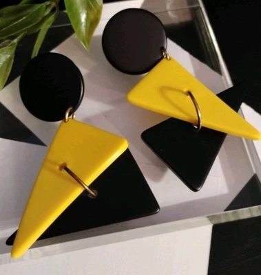 IMPRESIONANTE! Pendientes colgantes geométricos triángulo artístico negro y amarillo de 3" años 80! Foto 1 de 4