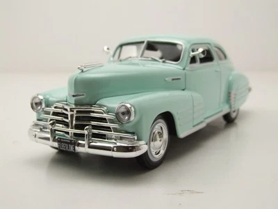 Chevrolet Fleetline Aerosedan 1948 Verde Claro Maisto Modelo 1:24 - Imagen 1 de 4
