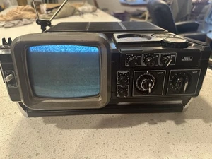 Radio TV de colección Sears Go Anywhere estado sólido #564 UHF VHF AM FM hecha en Japón - Imagen 1 de 23