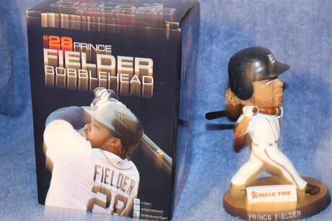 BOBBLEHEAD MLB DETROIT TIGERS BELLE TIRE PRINCE FIELDER 6 1/2" TALL Cover