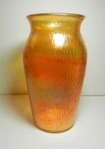 Jeannette Ringelblume Karneval Glas irisierend 7,5" Baumrindenmuster Blumenvase - Bild 1 von 9