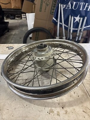 Rueda trasera freno de disco Triumph Bonneville Tiger 650 1978 vintage BSA  Foto 1 de 4