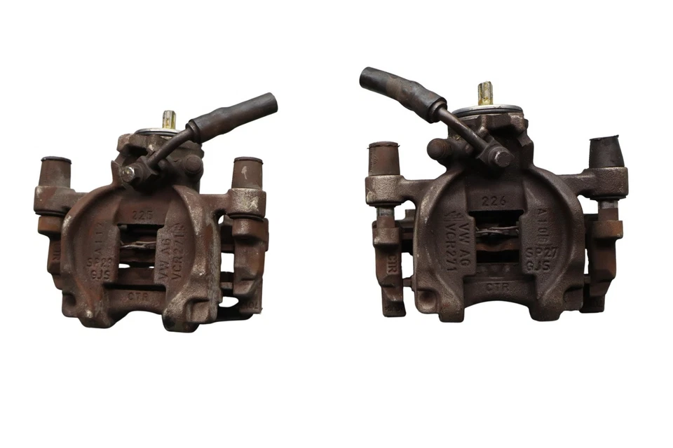 15-19 大众 E-Golf 后左右制动卡钳支架套装 Oem — 第 1/4 张图片