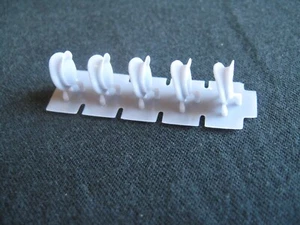 5 Mützen 1/24, 1/18 - Bild 1 von 4