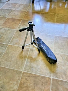 Targus TG-5060TR Telescopic / Silver Tripod & Bag - w/o Quick Release - Picture 1 of 3