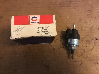 AMC CJ y Eagle 1980-83 con 2,5 L 151 CU 2 bbl. Solenoide Rochester Idle Stop Nuevo de Lote Antiguo Foto 1 de 2