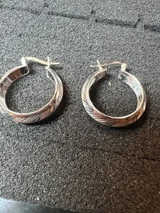 Silver hoop earrings - Picture 1 of 4