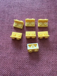 LEGO 99780 Soporte 1 x 2 - 1 x 2 Amarillo Invertido - 7 Unidades - Imagen 1 de 4
