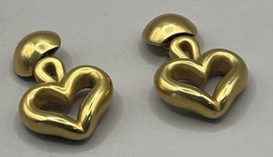 Pendientes de clip enchapados en oro con corazón firmados vintage de STEVEN VAUBEL - Imagen 1 de 7