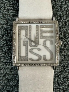 Guess Womens Watch U90010L2 White Leather Band Crystals New Battery - Picture 1 of 4
