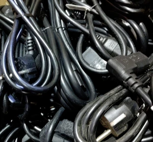 ** LOTTO LAVORO ** 50 x Cavo Bollitore PC Alimentazione Cavo 2 Pin Spina EU - NUOVO - Foto 1 di 2