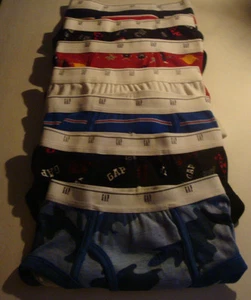 SCHOOL BOYS GAP CAMOUFLAGE, STRIPES, PLAIN, ROBOTS & GAP LOGO BRIEFS SIZE 8 - Picture 1 of 7
