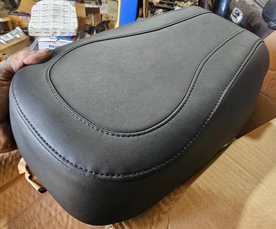 Harley FLSTFB Softail Fat Boy Lo 06-17 neumático ancho asiento Mustang pasajero vintage  Foto 1 de 4