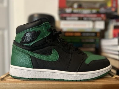 NIKE AIR JORDAN 1 RETRO OG TALLA ALTA 9 VERDE PINO 2.0 Foto 1 de 4
