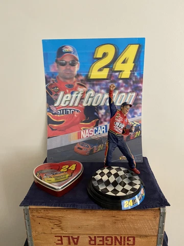Jeff Gordon #24 Collectible Mixed Lot 3D Poster Figurine Candy Tin 3 Pieces Cover