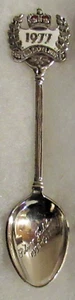 #335) SILVER PLATED TEA SPOON H.M. QUEEN ELIZABETH II SILVER JUBILEE 1952-1977 - Picture 1 of 2