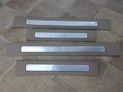 08 09 10 11 12 13 Cadillac Escalade ESV Umbral Trim Alféizar Placa Juego de 4 OEM Foto 1 de 4