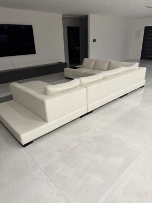 sofá seccional moderno de cuero blanco Foto 1 de 4