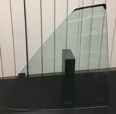 1972-1985 MERCEDES BENZ R107 450SL 380SL 350SL RIGHT REAR HARDTOP QUARTER GLASS Foto 1 de 4