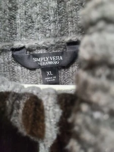 Simply Vera Wang Sweater Sz XL Grey With Metallic Highlights. Bust 42. N-hem 24 - Picture 1 of 8