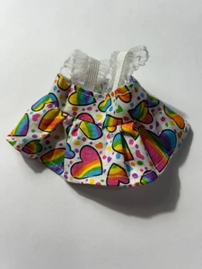 Vestido estampado corazón color arco iris para muñeca de 7 pulgadas The Monsters - Imagen 1 de 2